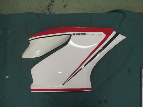 Carena tricolore destra